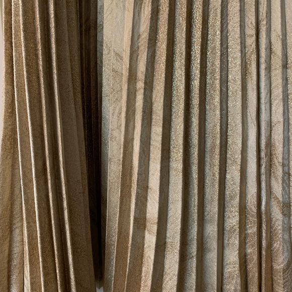 Trina Turk Gold Pleated Shaye skirt - Picture 2 of 4